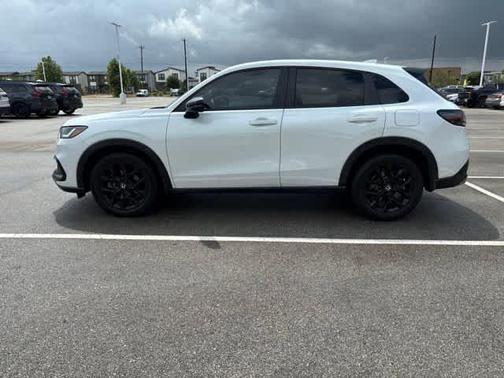 Platinum White Pearl 2024 Honda HR-V Sport