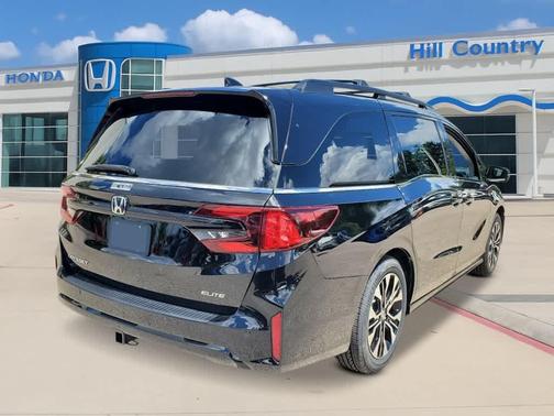 Crystal Black Pearl 2026 Honda Odyssey Elite