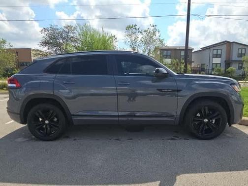 2023 Volkswagen Atlas Cross Sport 3.6 V6 SEL R-Line Black