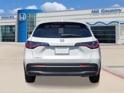 Platinum White Pearl 2027 Honda HR-V LX