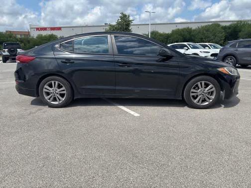 Diamond Black 2017 Hyundai ELANTRA Value Edition