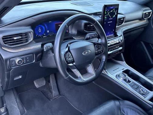 2022 Ford Explorer Platinum