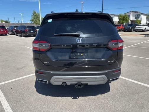 Crystal Black Pearl 2025 Honda Pilot Elite