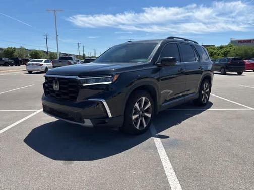 Crystal Black Pearl 2025 Honda Pilot Elite