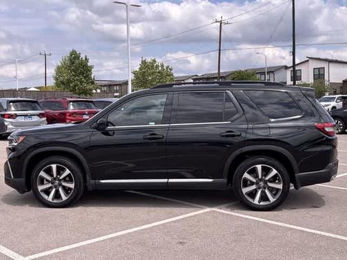 Crystal Black Pearl 2025 Honda Pilot Elite