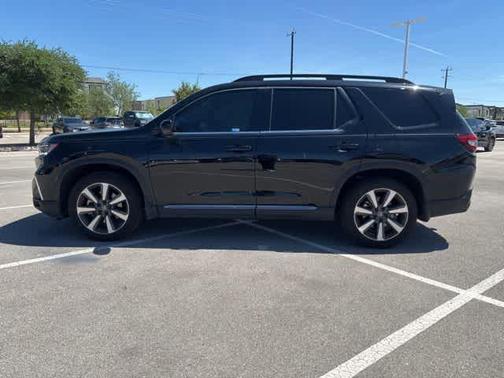 Crystal Black Pearl 2025 Honda Pilot Elite