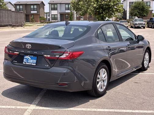 UNDERGROUND 2025 Toyota Camry LE
