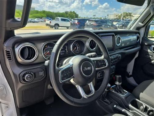 2023 Jeep Gladiator Overland