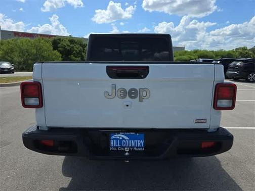 2023 Jeep Gladiator Overland