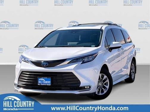 2022 Toyota Sienna XLE