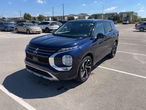 2023 Mitsubishi Outlander SE