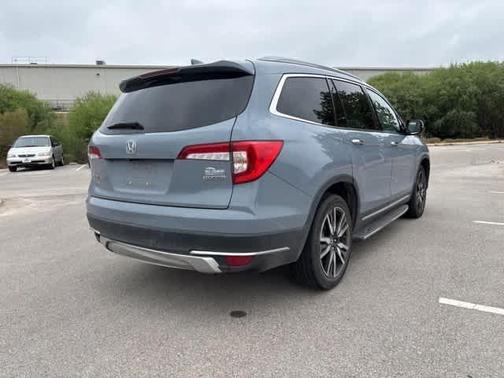 2022 Honda Pilot Touring 7-Passenger
