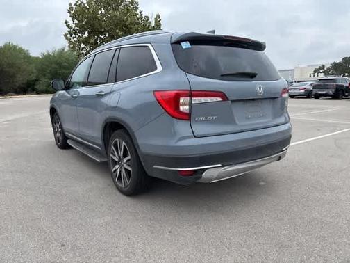 2022 Honda Pilot Touring 7-Passenger