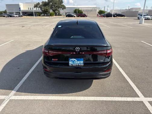 Deep Black Pearl Effect 2026 Volkswagen Jetta 1.5T SE
