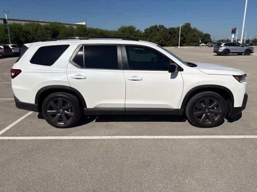 Platinum White Pearl 2026 Honda Pilot Sport