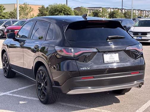 Crystal Black Pearl 2025 Honda HR-V Sport