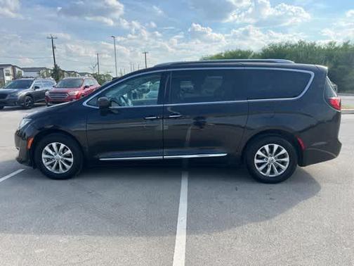 2018 Chrysler Pacifica Touring-L