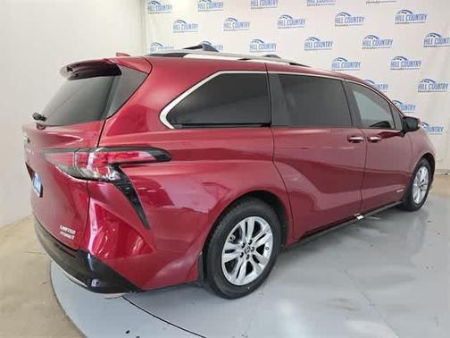 2021 Toyota Sienna Limited