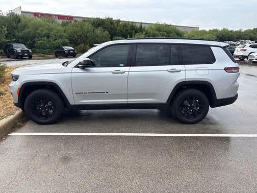 Silver Zynith 2025 Jeep Grand Cherokee L Laredo