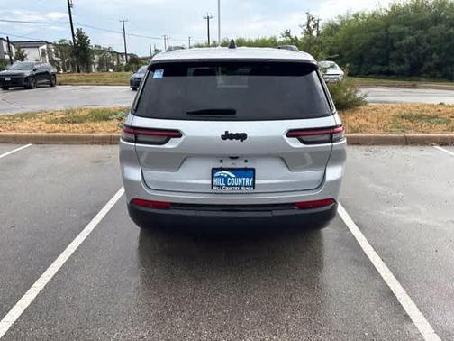 Silver Zynith 2025 Jeep Grand Cherokee L Laredo