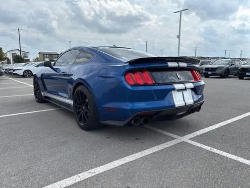 2017 Ford Shelby GT350 Base