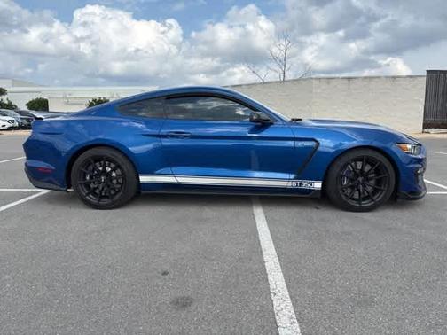 2017 Ford Shelby GT350 Base