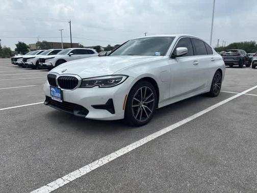 Alpine White 2021 BMW 330e 330e