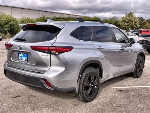 2023 Toyota Highlander Hybrid XLE