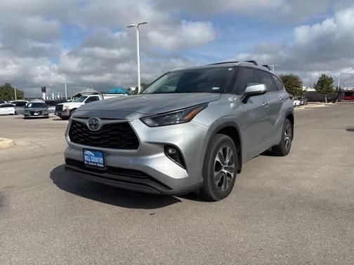 2023 Toyota Highlander Hybrid XLE
