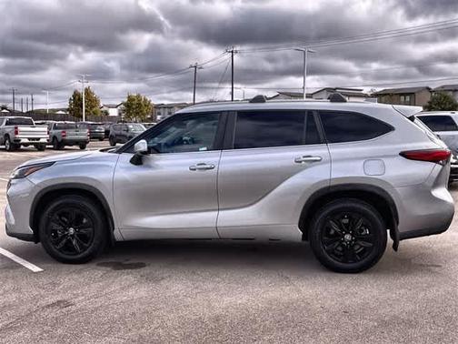 2023 Toyota Highlander Hybrid XLE