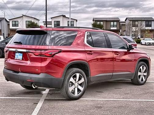 2023 Chevrolet Traverse LT Leather