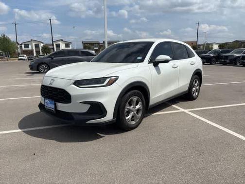 Platinum White Pearl 2023 Honda HR-V LX