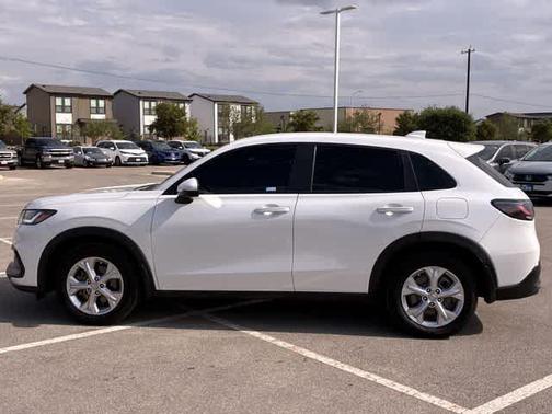 Platinum White Pearl 2023 Honda HR-V LX