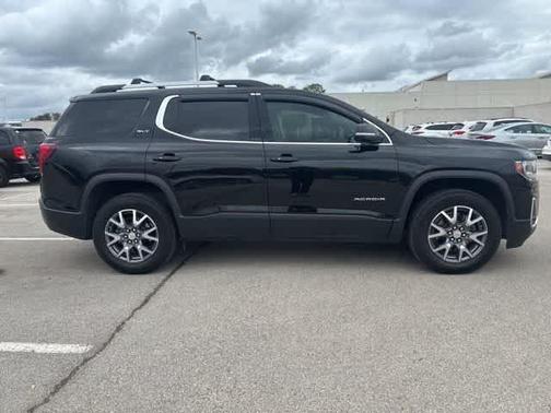 2022 GMC Acadia SLT
