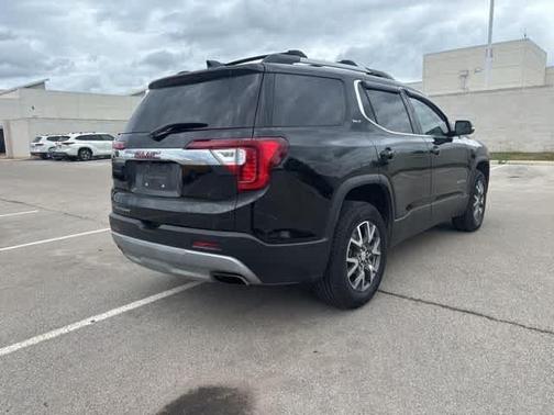 2022 GMC Acadia SLT