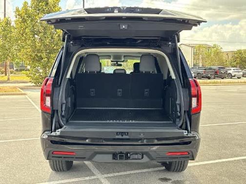 Agate Black Metallic 2026 Ford Expedition Max Active