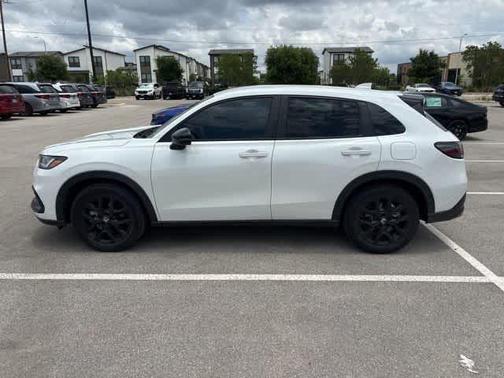 Platinum White Pearl 2023 Honda HR-V Sport