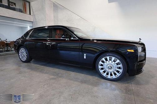 2023 Rolls-Royce Phantom 