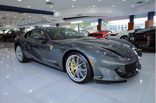 Grigio Silverstone Metallic 2020 Ferrari 812 Superfast Base