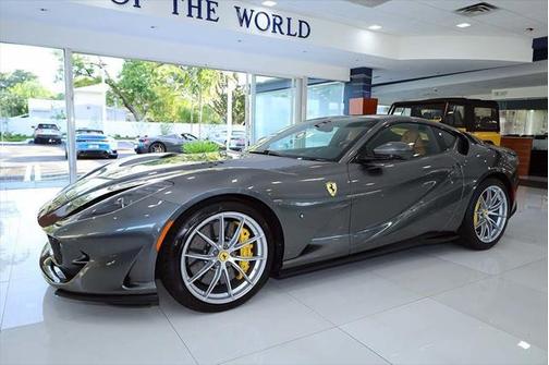 Grigio Silverstone Metallic 2020 Ferrari 812 Superfast Base