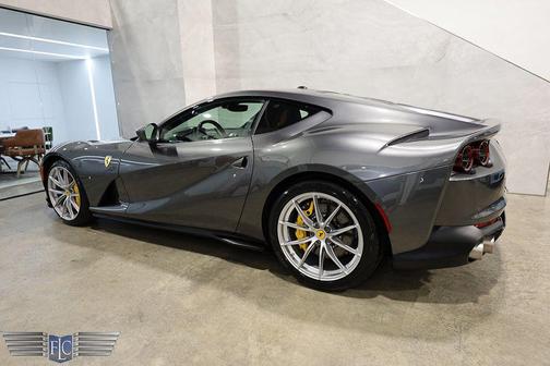 Grigio Silverstone Metallic 2020 Ferrari 812 Superfast Base