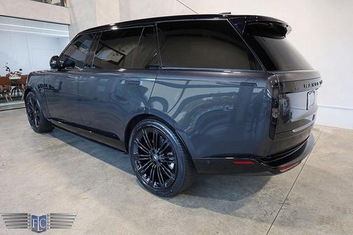 2023 Land Rover Range Rover P530 SE LWB 7 Seat