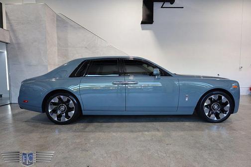 2023 Rolls-Royce Phantom Sedan