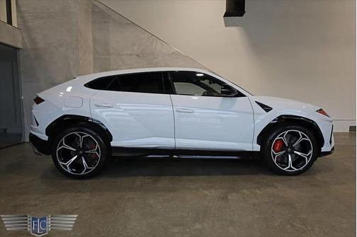 2019 Lamborghini Urus AWD