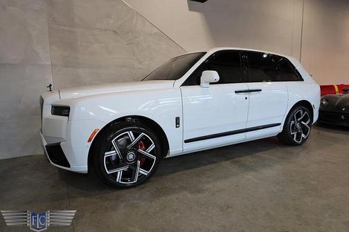 Arctic White 2026 Rolls-Royce Cullinan Black Badge Sport Utility
