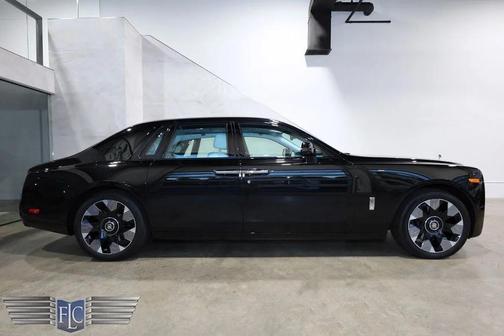 2025 Rolls-Royce Phantom Sedan