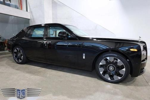 2025 Rolls-Royce Phantom Sedan