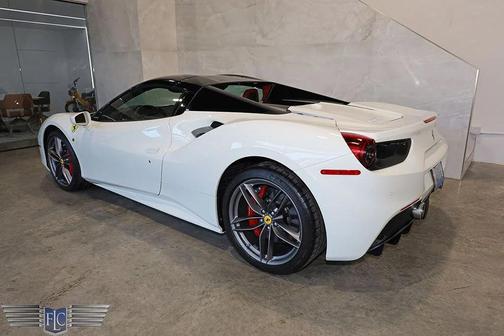 Bianco Avus 2019 Ferrari 488 Spider Base