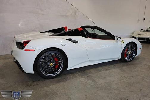Bianco Avus 2019 Ferrari 488 Spider Base