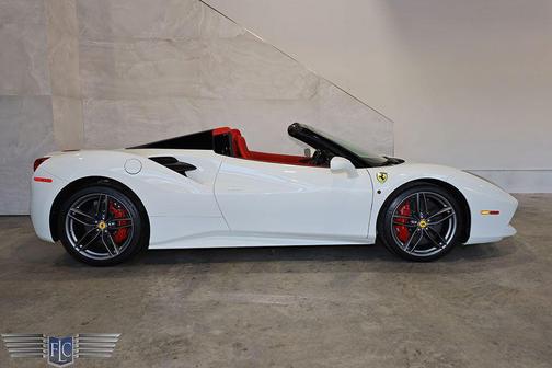 2019 Ferrari 488 Spider Base